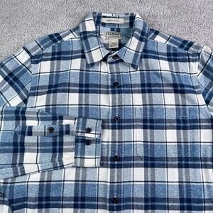 LL Bean Shirt Mens Medium Blue Scotch Plaid Heavy Flannel Slightly Fitted